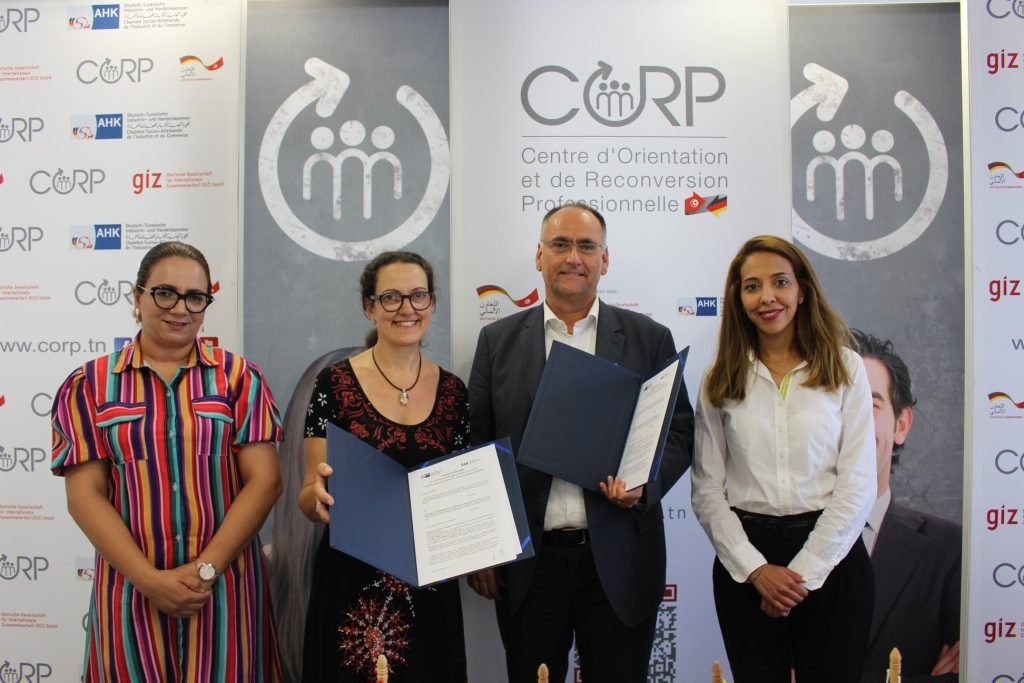 65972482 2317717351820553 1758962280793374720 N